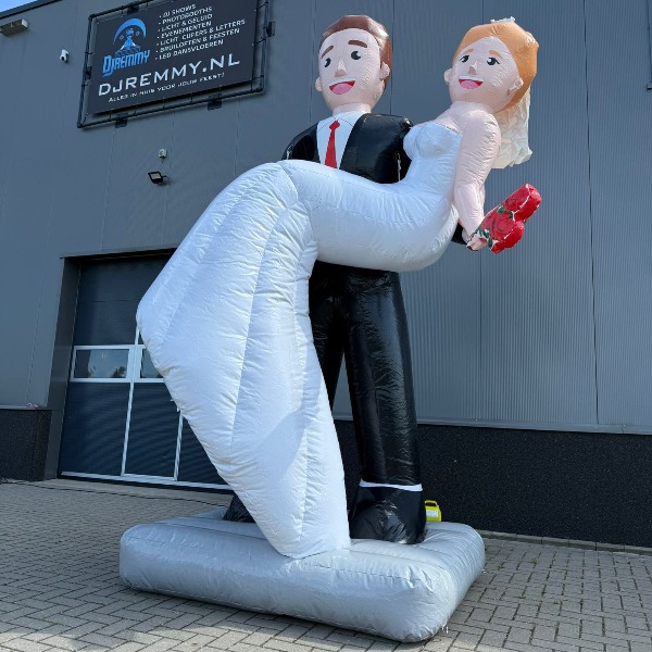 Inflatable couple