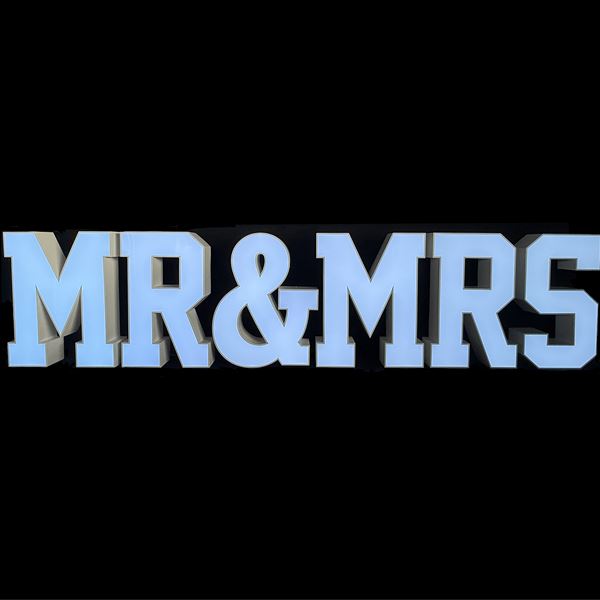 MR & MRS 01